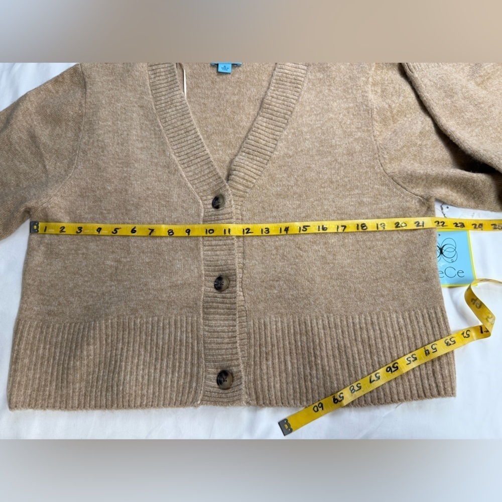 CECE Tan knit 3 button crop cardigan size XL - Picture 13 of 14